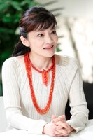 WOWOWライブ「それゆけ！ミュージカル応援し隊 井上芳雄の小部屋」より、島田歌穂。