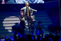 「PERFECT RUITO」より。左から許峰、青柳塁斗、石賀和輝。