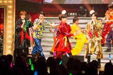 前列左から植原卓也、甲斐翔真、SANGMIN、桜田通。