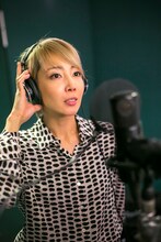 柚希礼音1stミニアルバム「REONISM」メインビジュアル (c)2017/AMUSE