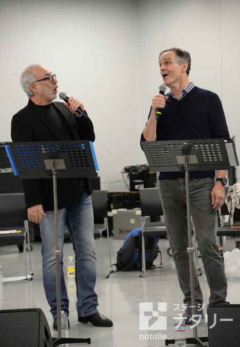 「ニューイヤー・ミュージカル・コンサート 2017」リハーサルより、左からロベール・マリアン、ハワード・マクギリン。