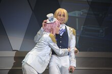 「『あんさんぶるスターズ！オン・ステージ』～Take your marks!～」ゲネプロより、左から星元裕月演じる姫宮桃李、前山剛久演じる天祥院英智。
