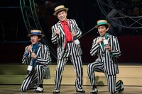 「THE レビュー『カーテンコールをもう一度！』」ゲネプロの様子。（撮影：引地信彦）