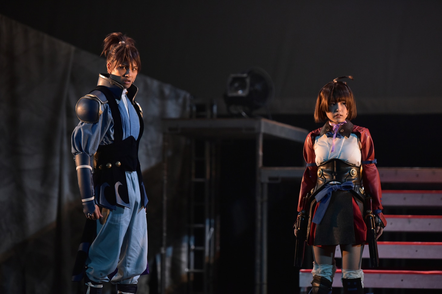 2.5 Escape Stage「甲鉄城のカバネリ」ゲネプロより、左から財木琢磨演じる来栖、小瀬田麻由演じる菖蒲。