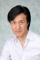 「大空の虹を見ると 私の心は躍る」に出演する清水明彦。