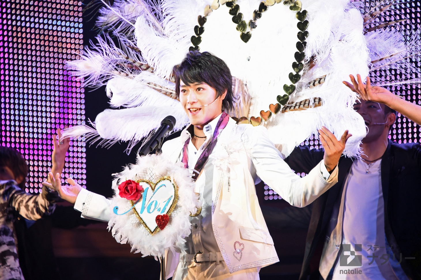 「舞台『私のホストちゃんREBORN』」ゲネプロより、猪野広樹演じる理人。