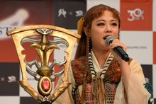 サラ・カーソン役の新垣里沙。