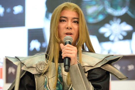 ミカエル・アウスバッハ・フォン・ロアーヌ役の中村誠治郎。