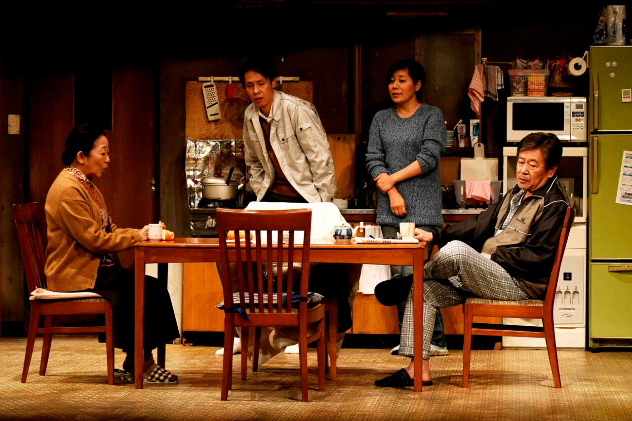 市井の人々の暮らし描く、赤堀雅秋×シアターコクーン第3弾「世界」開幕