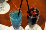 左から大和守安定、加州清光のコラボドリンク。