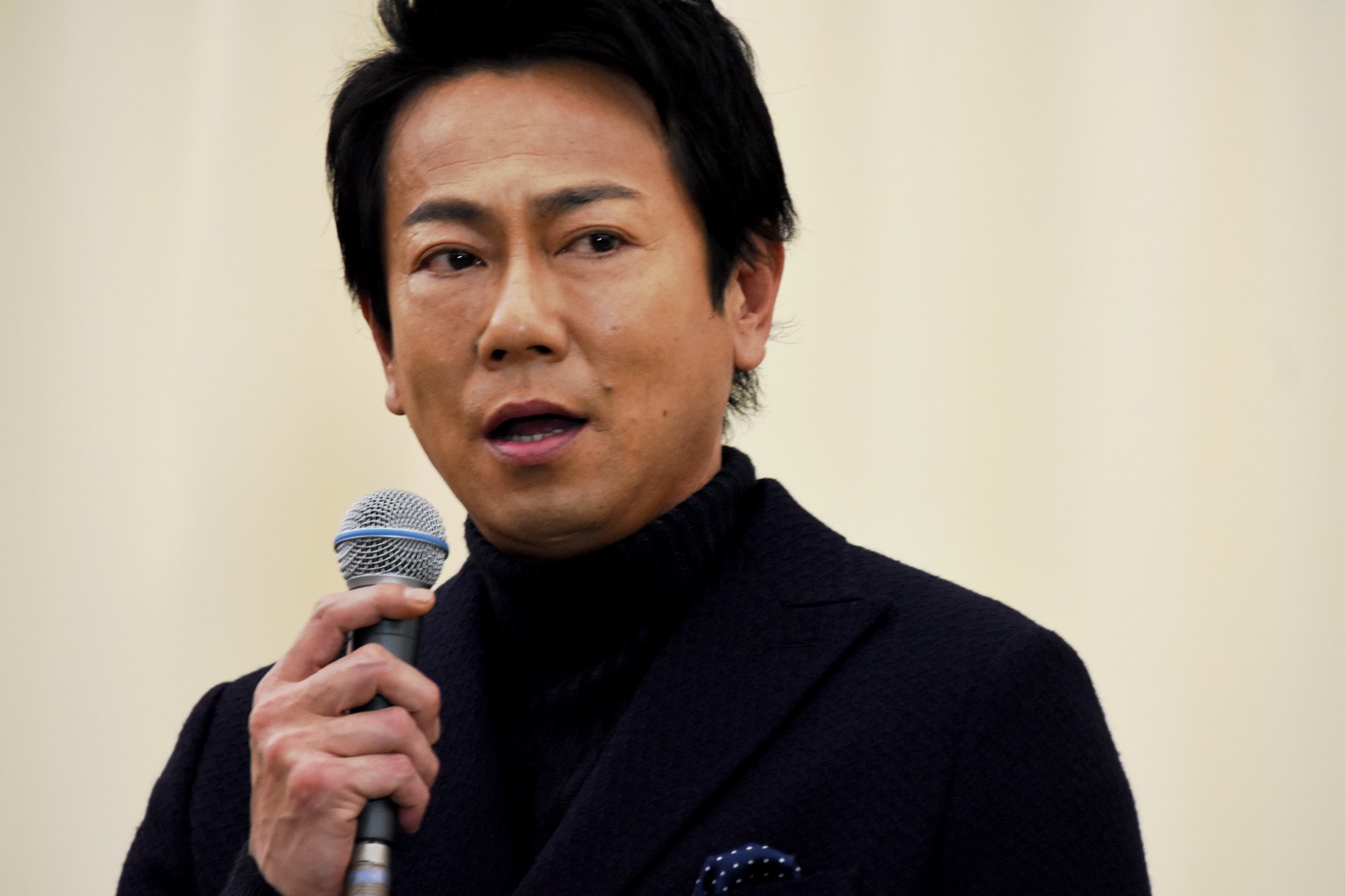 東幹久