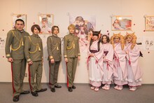 舞台「おとめ妖怪ざくろ」囲み取材の様子。左から芳野葛利劔役の脇崎智史、花桐丸竜役の阿部快征、沢鷹役の安里勇哉、総角景役の遊馬晃祐、西王母桃（ざくろ）役の野田和佳子、薄蛍役の高橋優里花、鬼灯役の富田麻帆、雪洞役の椙山さと美。