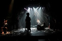 2014年9・10月に上演された「どんぶりの底」より。(c)横田敦史