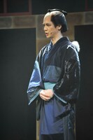 ミュージカル「しゃばけ」より、中村誠治郎演じる仁吉。