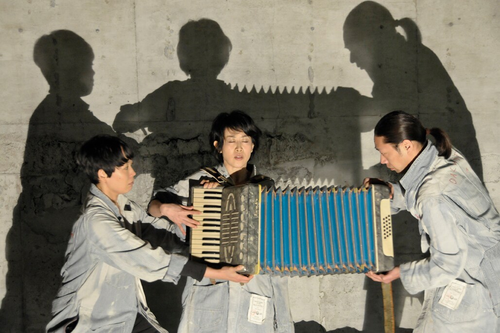 別役作品や憲法のテキストをコラージュ、地点「CHITENの近現代語」