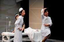 オフィス3◯◯「鯨よ！私の手に乗れ」より。