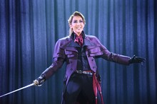 紅ゆずる演じるパーシー・ブレイクニー。