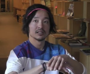 大谷能生主演、山縣太一の最新作「ホールドミーおよしお」に難波幸太