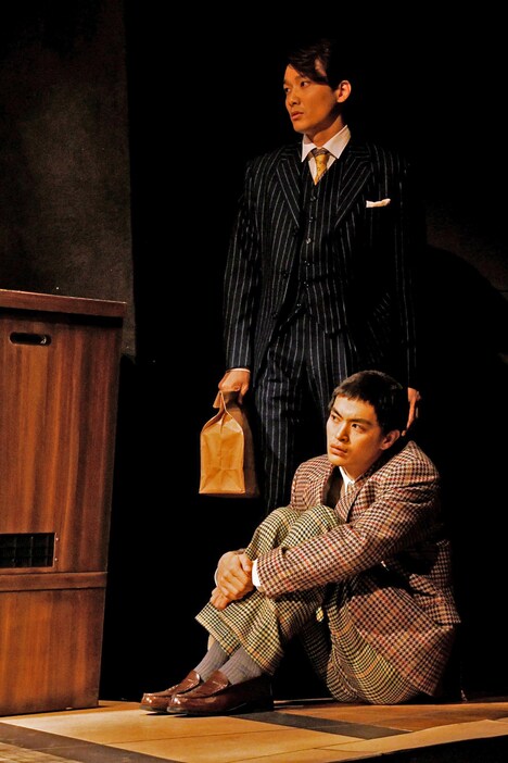 シアターコクーン・オンレパートリー+キューブ2017 「陥没」より。(撮影:細野晋司)