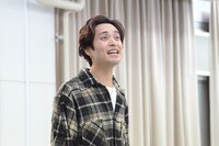 ミュージカル「アルジャーノンに花束を」稽古より、矢田悠祐演じるチャーリィ・ゴードン。