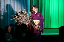 貴城けい「芸能生活25周年 宝塚退団10周年記念 ディナーショー『Fragilite』」より。（撮影：宮川舞子）