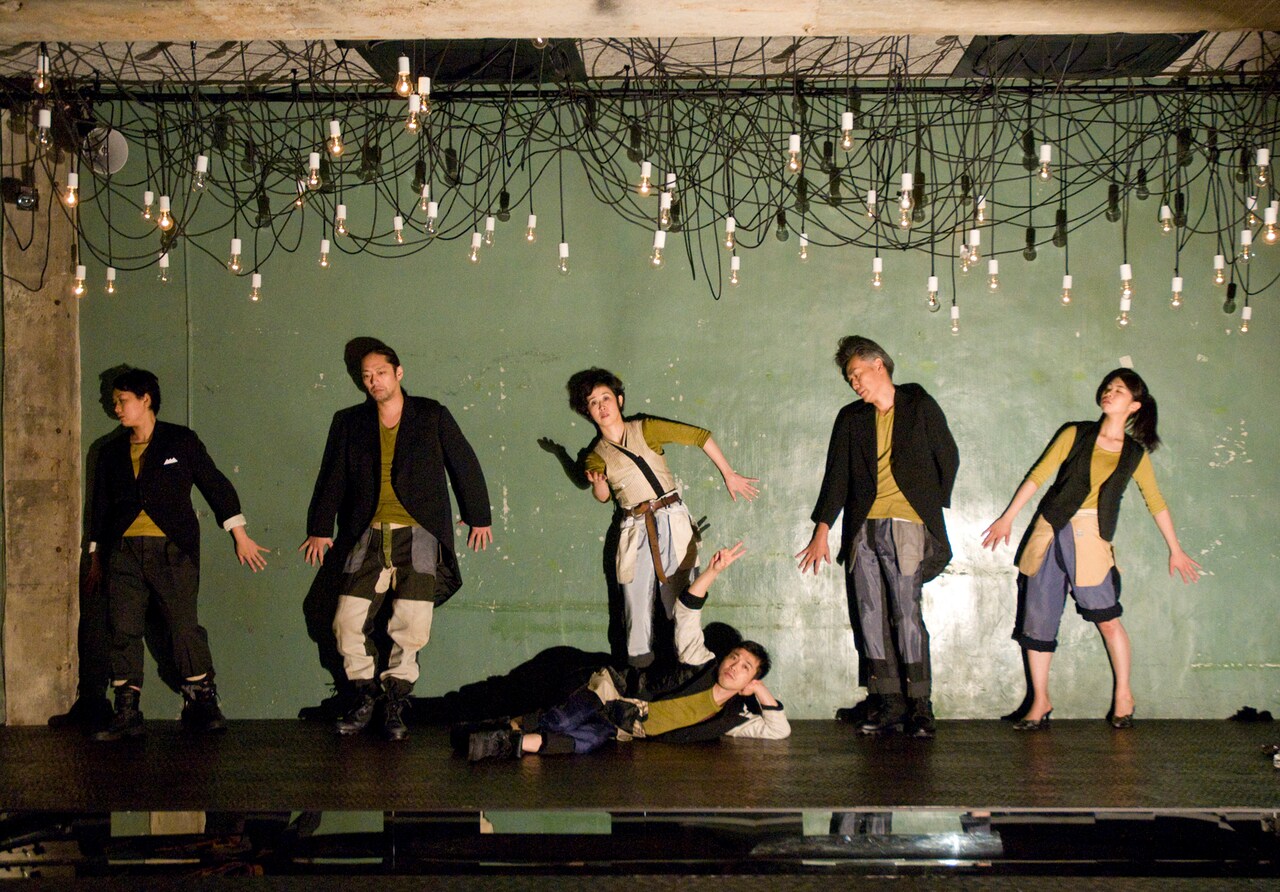 地点×空間現代「ファッツァー」がアンダースローで、「桜の園」も上演