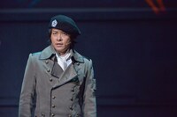 「舞台『銀河英雄伝説 星々の軌跡』」より、河村隆一演じるヤン・ウェンリー。(c)キティエンターテインメント（撮影：引地信彦）