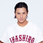 太田光る演じる神谷・カルロス・俊樹。