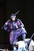 「乱鶯」より。(c)2016年『乱鶯』/ヴィレッヂ・劇団☆新感線