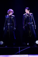 「メサイア―暁乃刻―」より、杉江大志演じる加々美いつき、井澤勇貴演じる有賀涼。