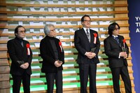 優秀スタッフ賞の受賞者。左から沢田祐二、高橋巌、玉麻尚一、原田保。