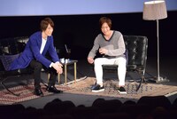 左から鈴木拡樹、椎名鯛造。