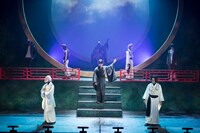 「最遊記歌劇伝－Burial－」より。(c)峰倉かずや・一迅社／最遊記歌劇伝旅社 2014