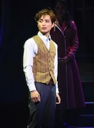 ミュージカル「アルジャーノンに花束を」ゲネプロより、矢田悠祐演じるチャーリィ・ゴードン。