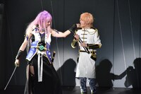 太田基裕演じる千子村正と横田龍儀演じる物吉貞宗。