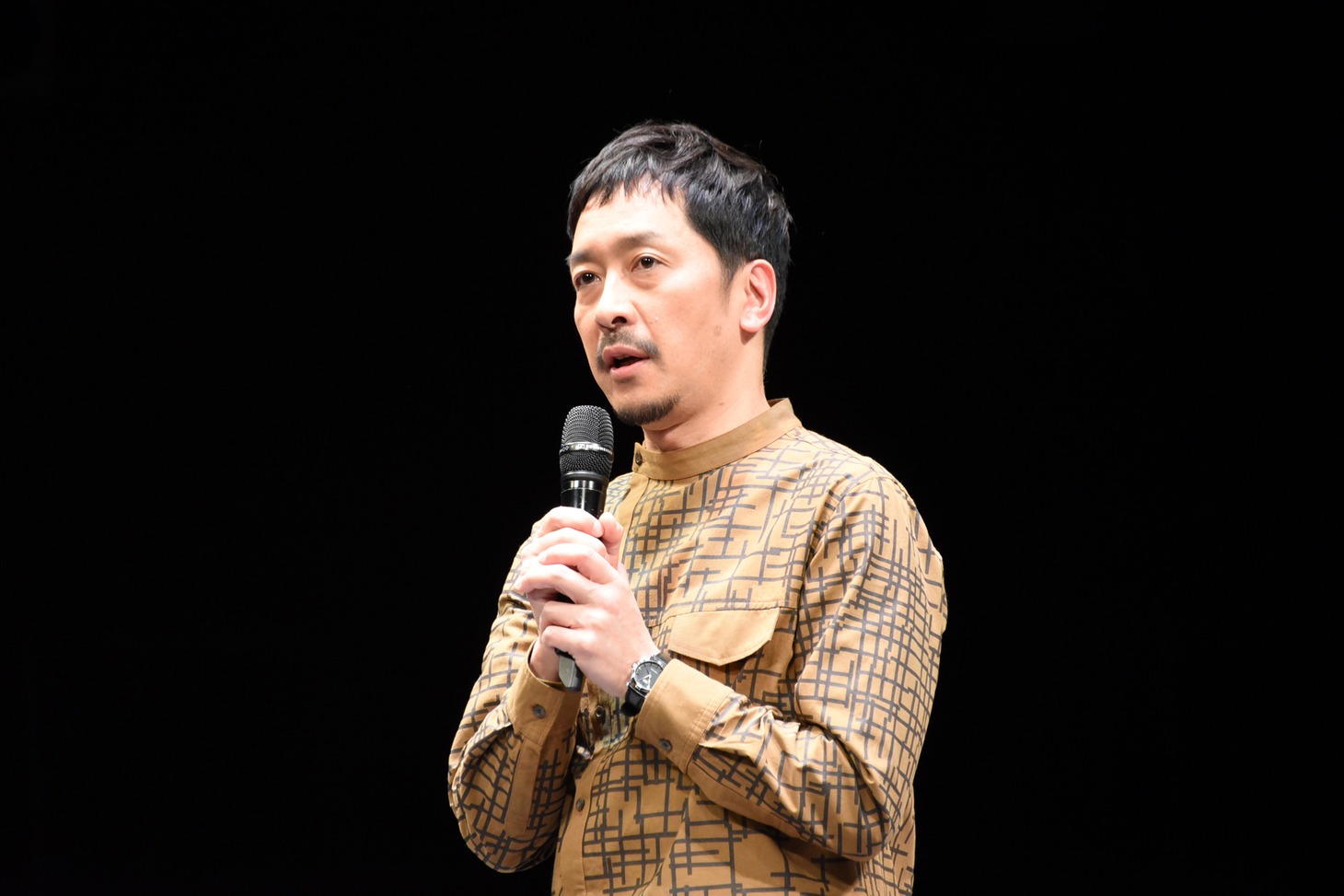 栗原英雄