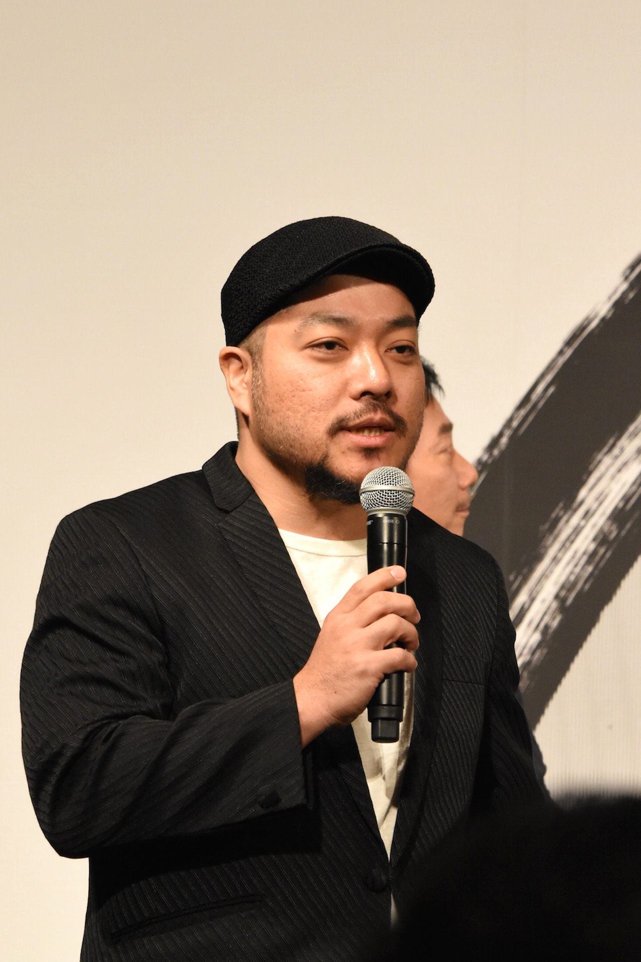 脚本・演出の福原充則。