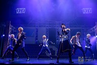 「2.5次元ダンスライブ『ツキウタ。』ステージ TRI! SCHOOL REVOLUTION! Ver.BLACK」より。