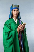 奥谷知弘演じる周暠。