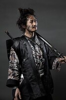 武智健二演じる磯良。