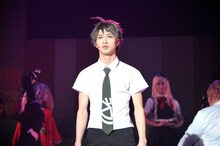 「スーパーダンガンロンパ2 THE STAGE～さよなら絶望学園～2017」ゲネプロより、横浜流星演じる日向創。