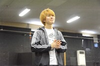 ブロードウェイミュージカル「きみはいい人、チャーリー・ブラウン」公開稽古より、村井良大演じるチャーリー・ブラウン。