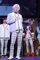 「2.5次元ダンスライブ『ツキウタ。』ステージ TRI! SCHOOL REVOLUTION! Ver.WHITE」より。