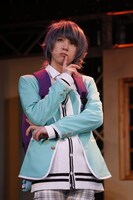 「2.5次元ダンスライブ『ツキウタ。』ステージ TRI! SCHOOL REVOLUTION! Ver.WHITE」より。