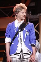 「2.5次元ダンスライブ『ツキウタ。』ステージ TRI! SCHOOL REVOLUTION! Ver.WHITE」より。