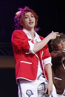 「2.5次元ダンスライブ『ツキウタ。』ステージ TRI! SCHOOL REVOLUTION! Ver.WHITE」より。