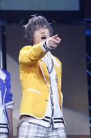 「2.5次元ダンスライブ『ツキウタ。』ステージ TRI! SCHOOL REVOLUTION! Ver.WHITE」より。