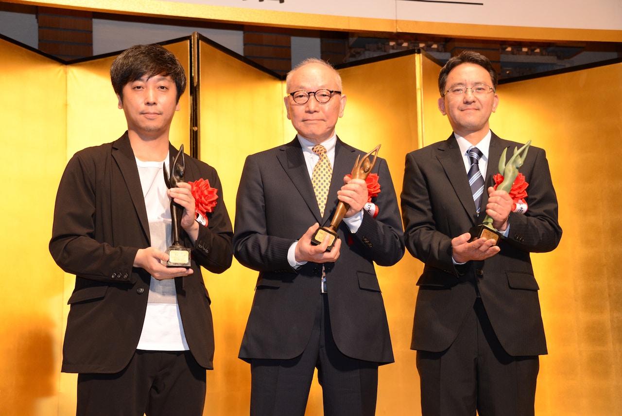 蓬莱竜太、贈呈式で劇団員に思い馳せる「これからはもっと男を書きたい」