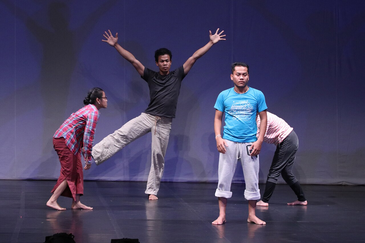 「RE/PLAY DANCE Dance Edit」プノンペン公演の稽古風景。(c)Social Compass