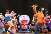 舞台版「ドラえもん のび太とアニマル惑星(プラネット)」プレスコールより。(撮影:田中亜紀)